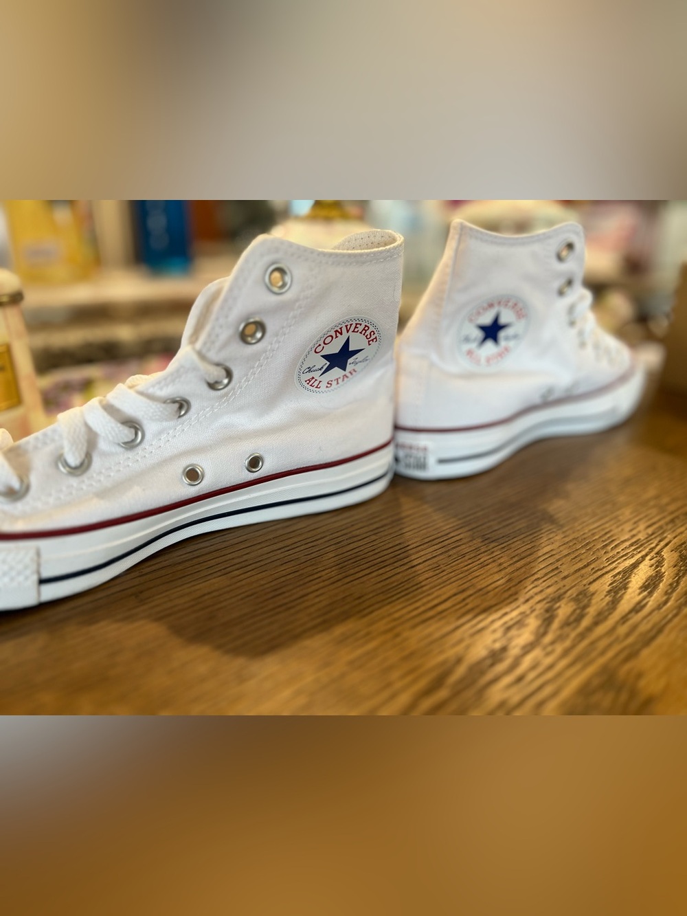 New Converse White Sneakers size 7 womens - Picture 6 of 9